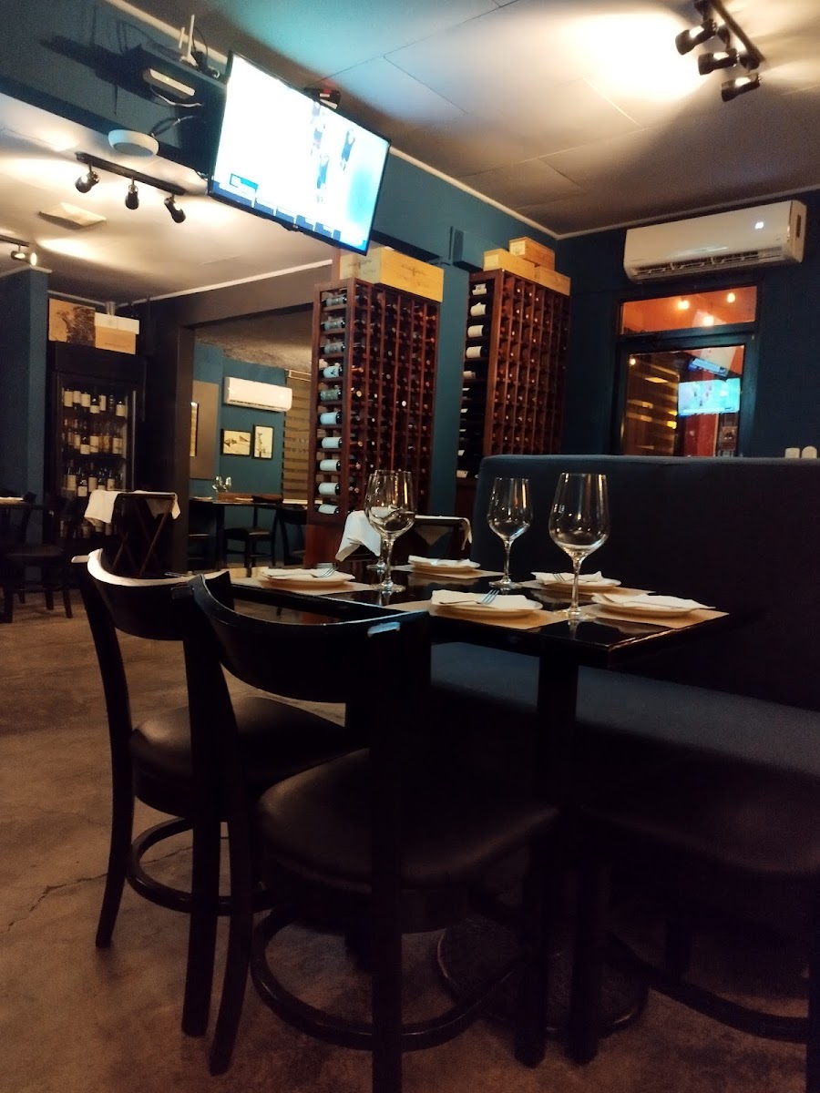 Wine & Tapas 188 Photos 2